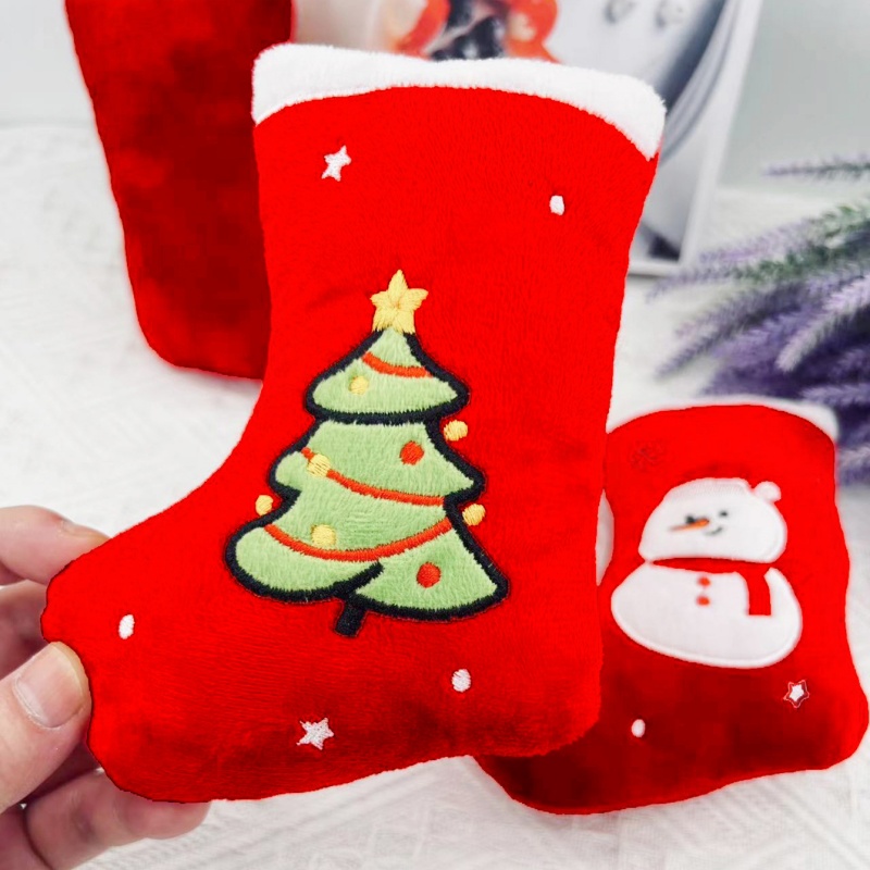 لعبة صوتية محشوة على شكل جورب  - مراجعة Interactive Squeaky Plush Dog Toy وسعره